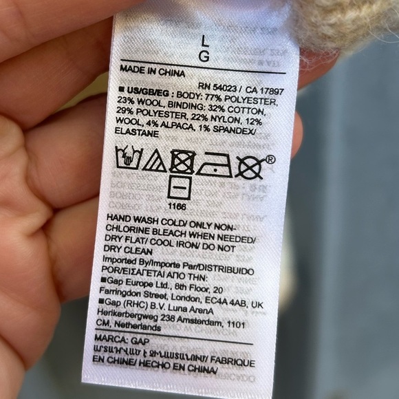 Gap Boucle Cropped Sweater Jacket, size Large - Picture 9 of 9